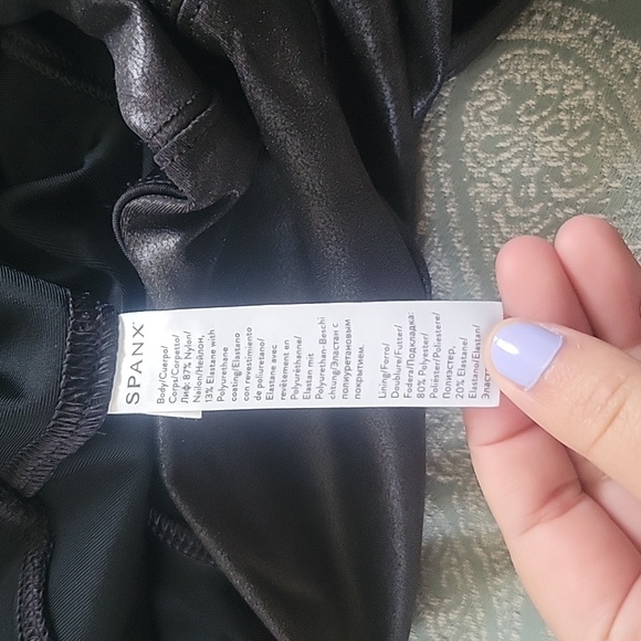 Spanx Faux Leather Legging in size Medium - Picture 4 of 5